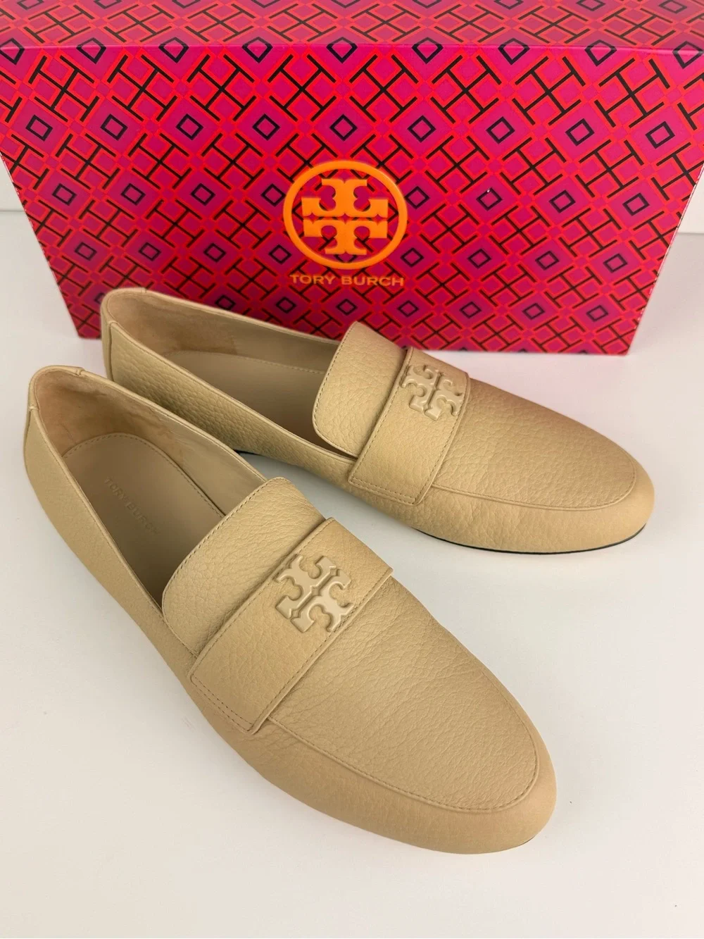 Tory Burch Mini Everly Loafer Pebbled Leather Flats Chantilly Beige Size 9